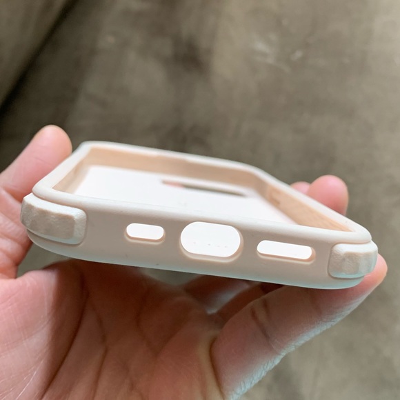 Casetify iPhone 13 Pro Phone Case Sunflowers Like New EUC - Picture 10 of 10